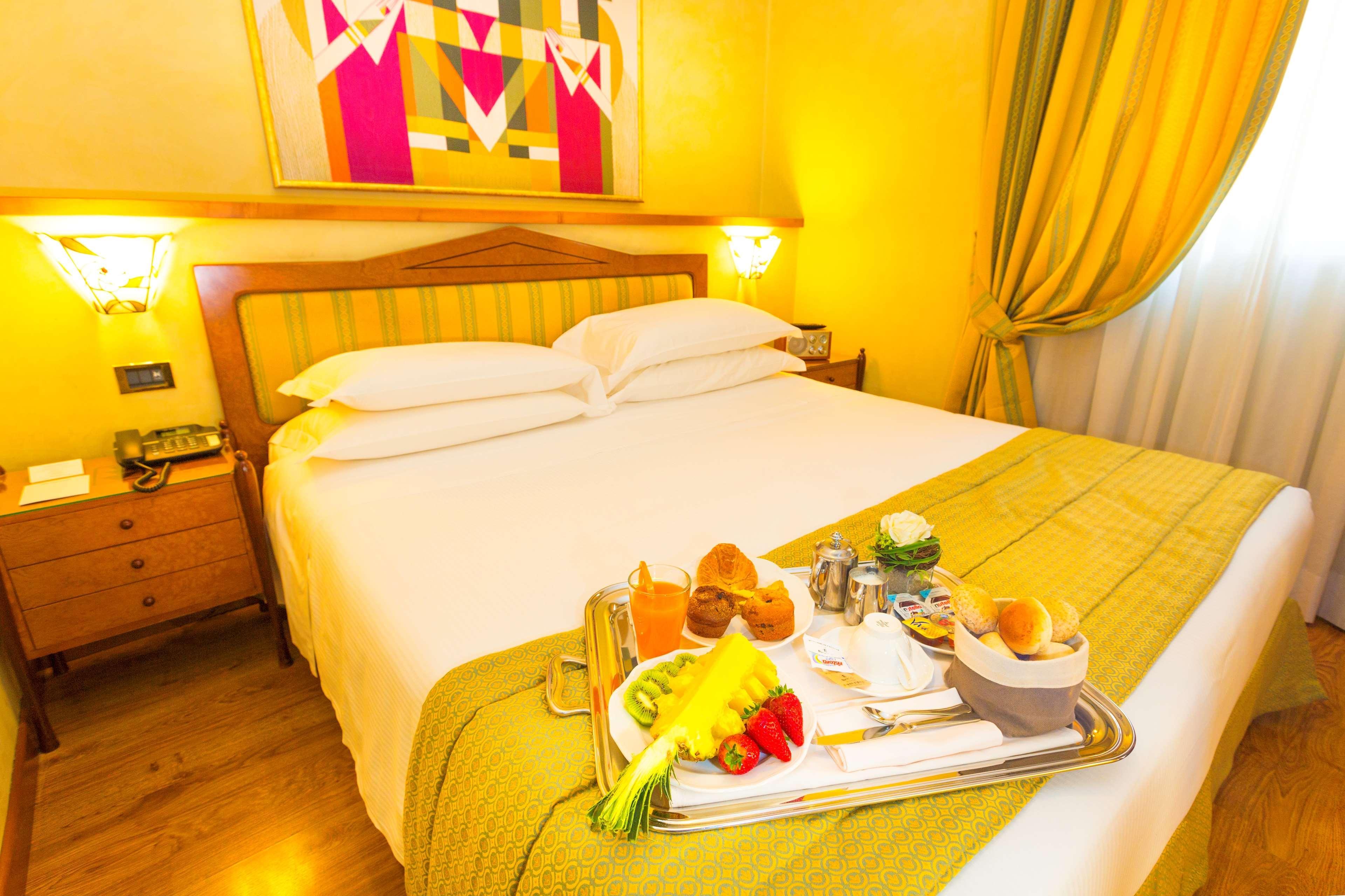 Hotel Western Artdeco 4*