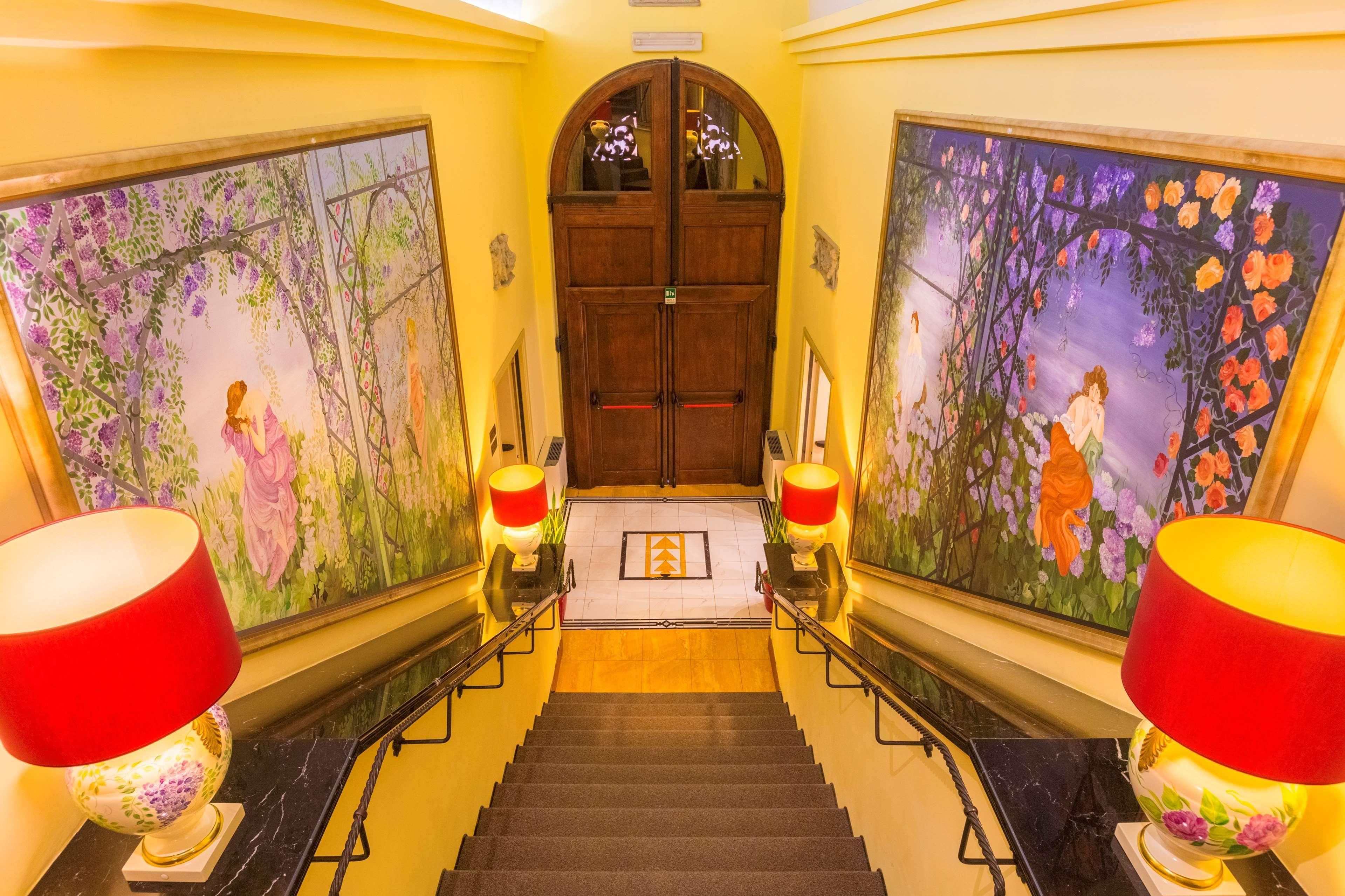 Western Artdeco Hotel 4*
