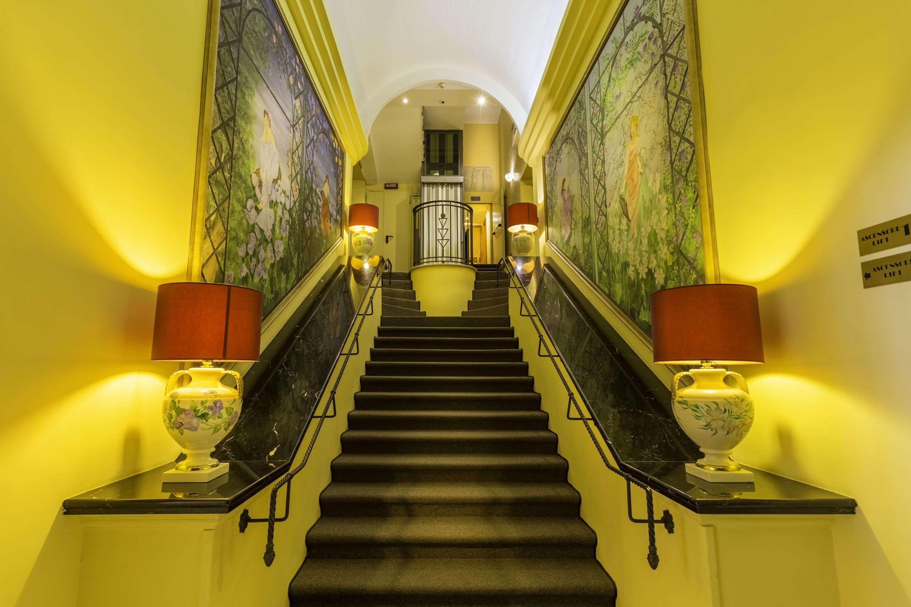 Western Artdeco Hotel 4*