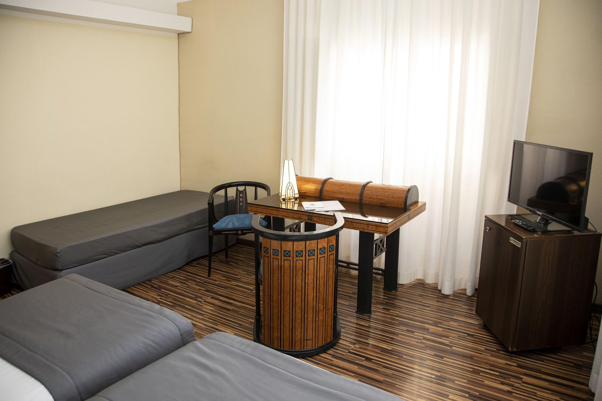 Western Artdeco 4* Rome