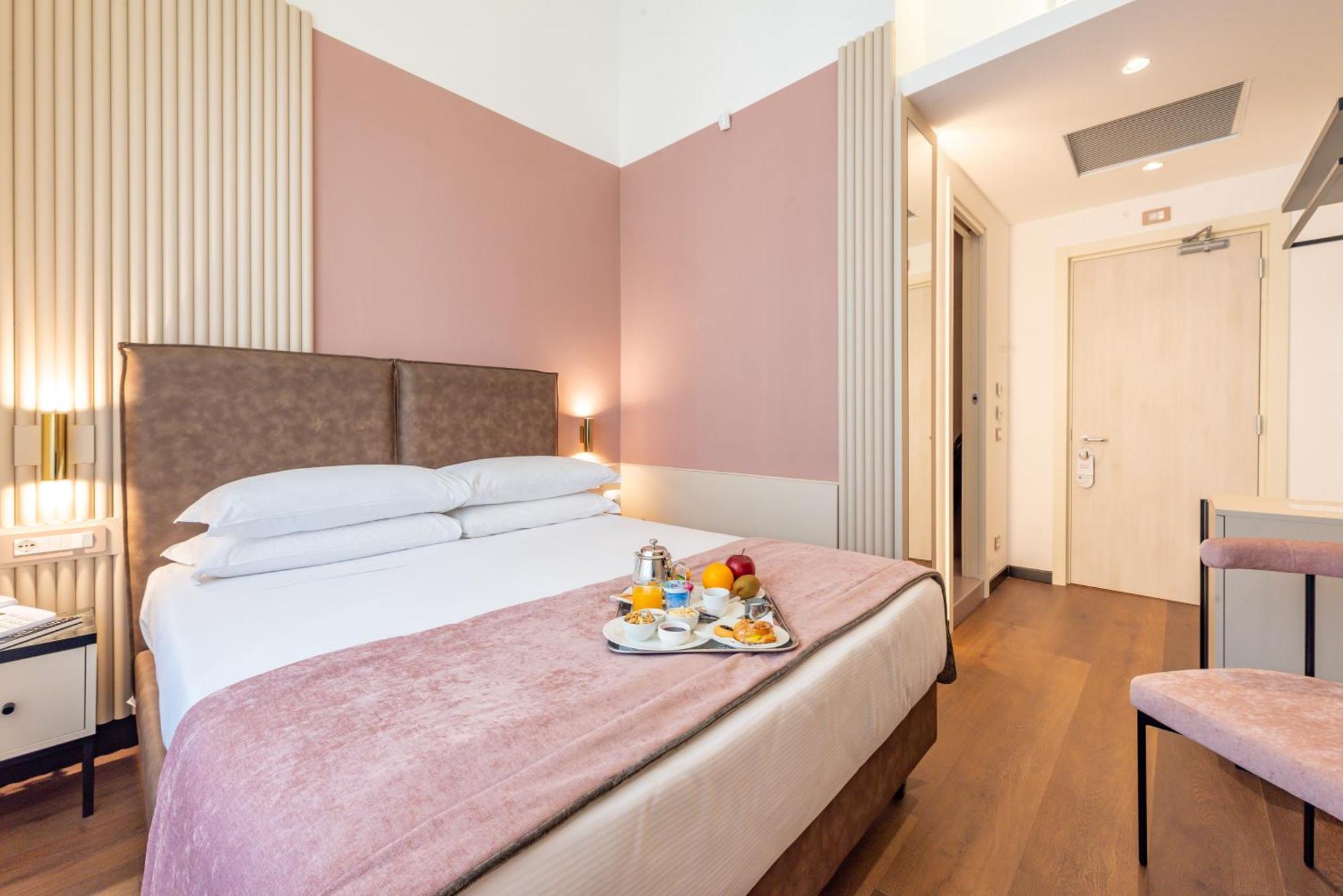 Western Artdeco Rome