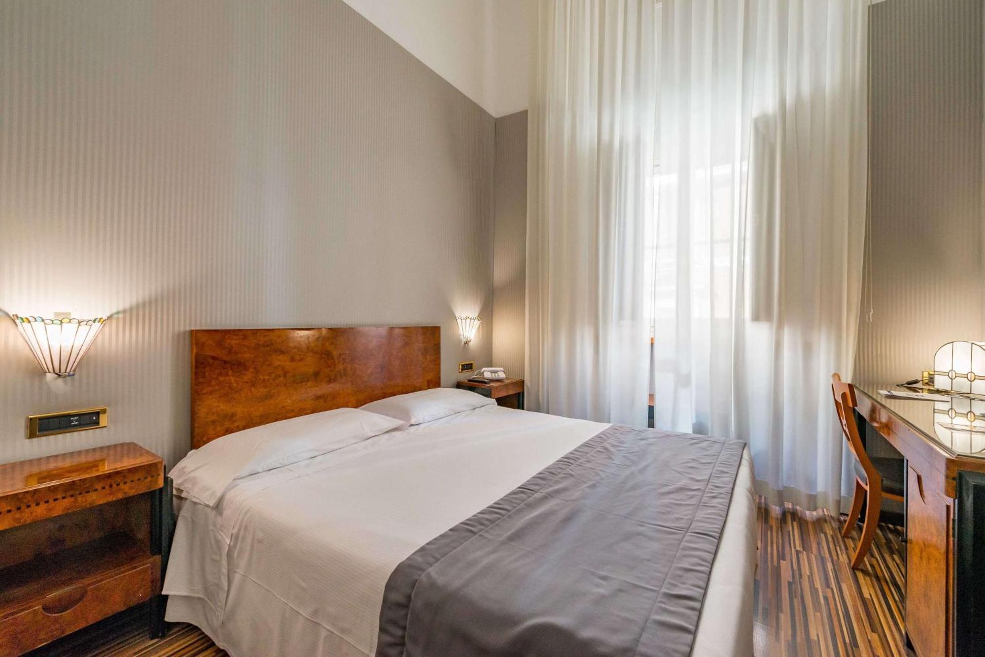 Western Artdeco Hotel 4*