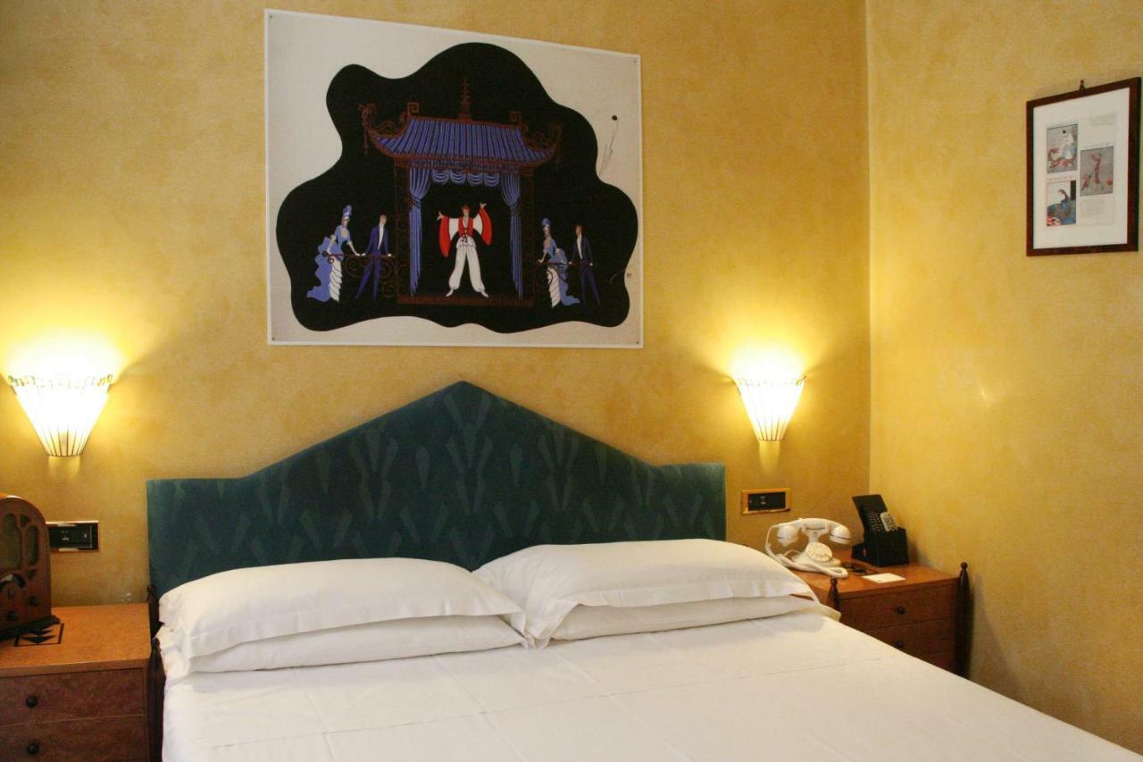 Western Artdeco Hotel 4*