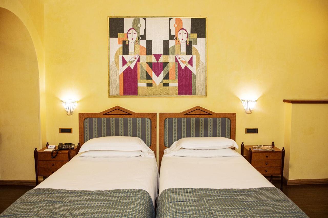 Hotel Western Artdeco 4*